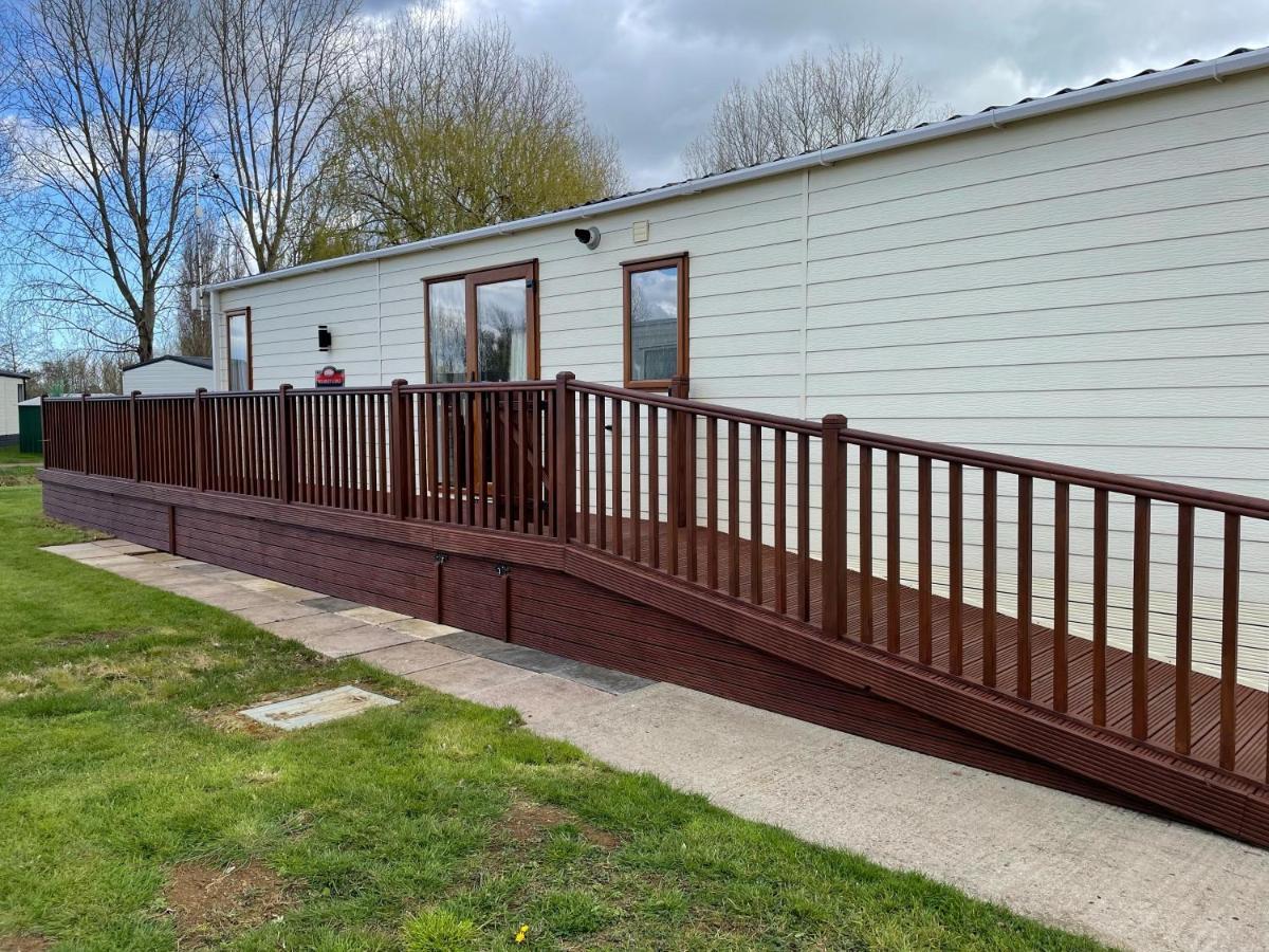 נורת'המפטון Beautiful 2 Bedroom Helmsley Lodge מראה חיצוני תמונה